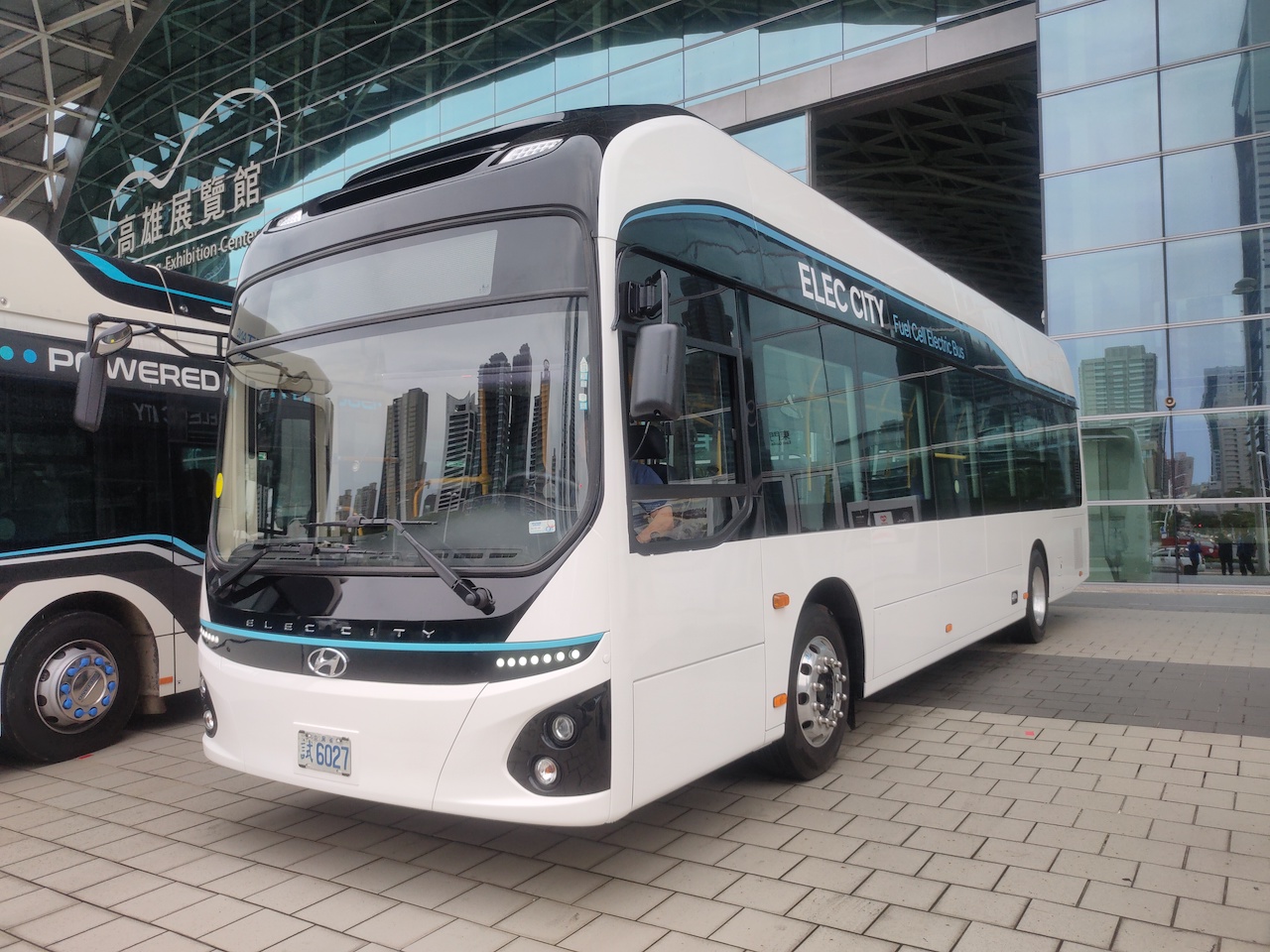 2. 由南陽實業引進的HYUNDAI ELEC CITY FCEV低底盤巴士